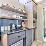 Modern, Sunfilled Urban Apt At The Harri W/Views