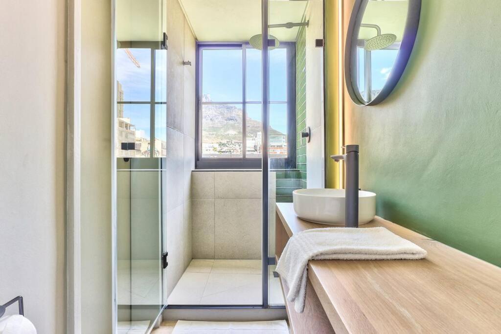 Modern, Sunfilled Urban At The Harri W/views Apartment *