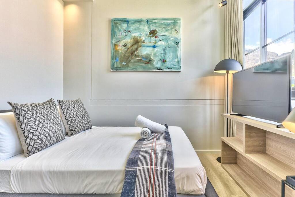 Modern, Sunfilled Urban At The Harri W/views