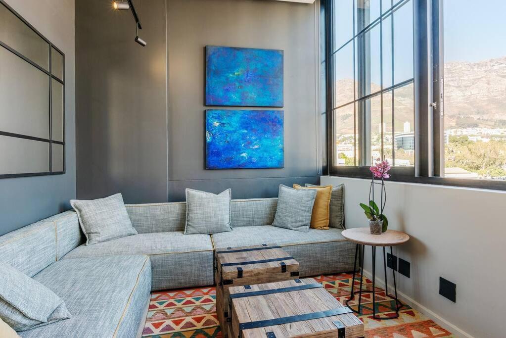 Modern, Sunfilled Urban At The Harri W/views Apartment *